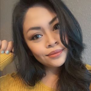 Meet your Posher, Stephany